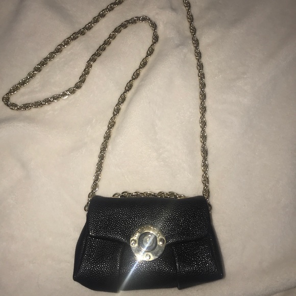 henri bendel Handbags - Henri bendel black crossbody